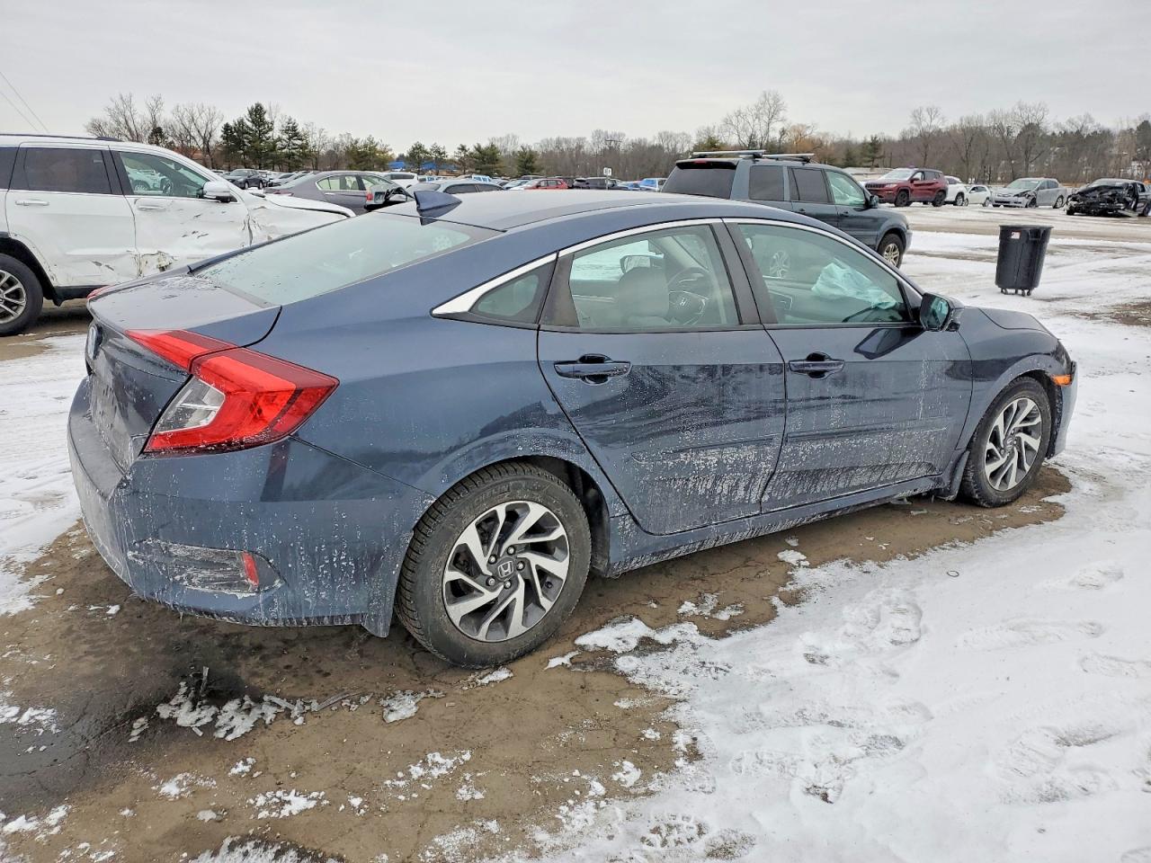 2017 HONDA CIVIC EX photo 3