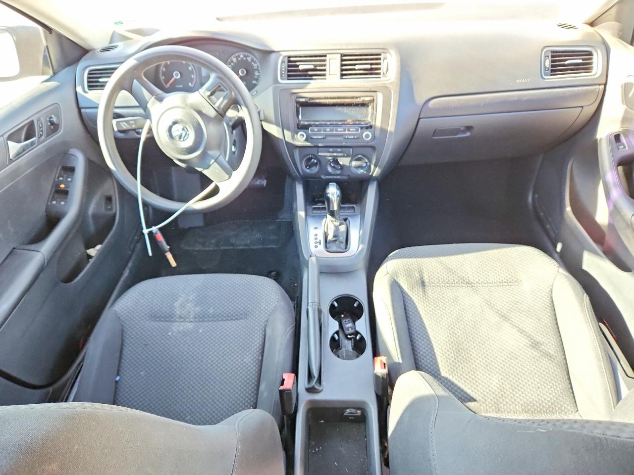 2013 VOLKSWAGEN JETTA BASE photo 15