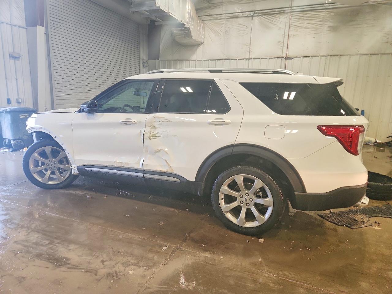 2020 FORD EXPLORER PLATINUM photo 2