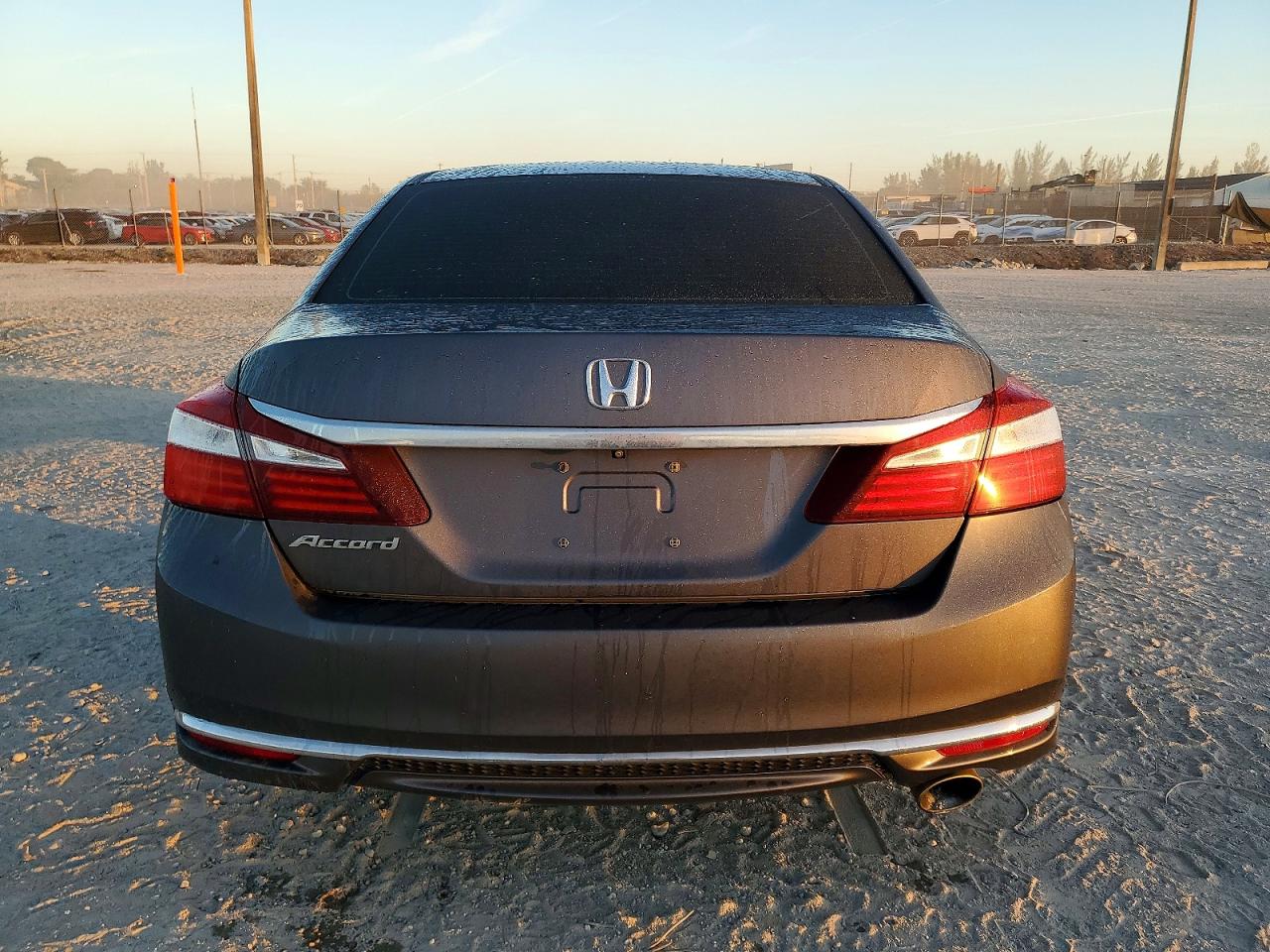 2016 HONDA ACCORD LX photo 11
