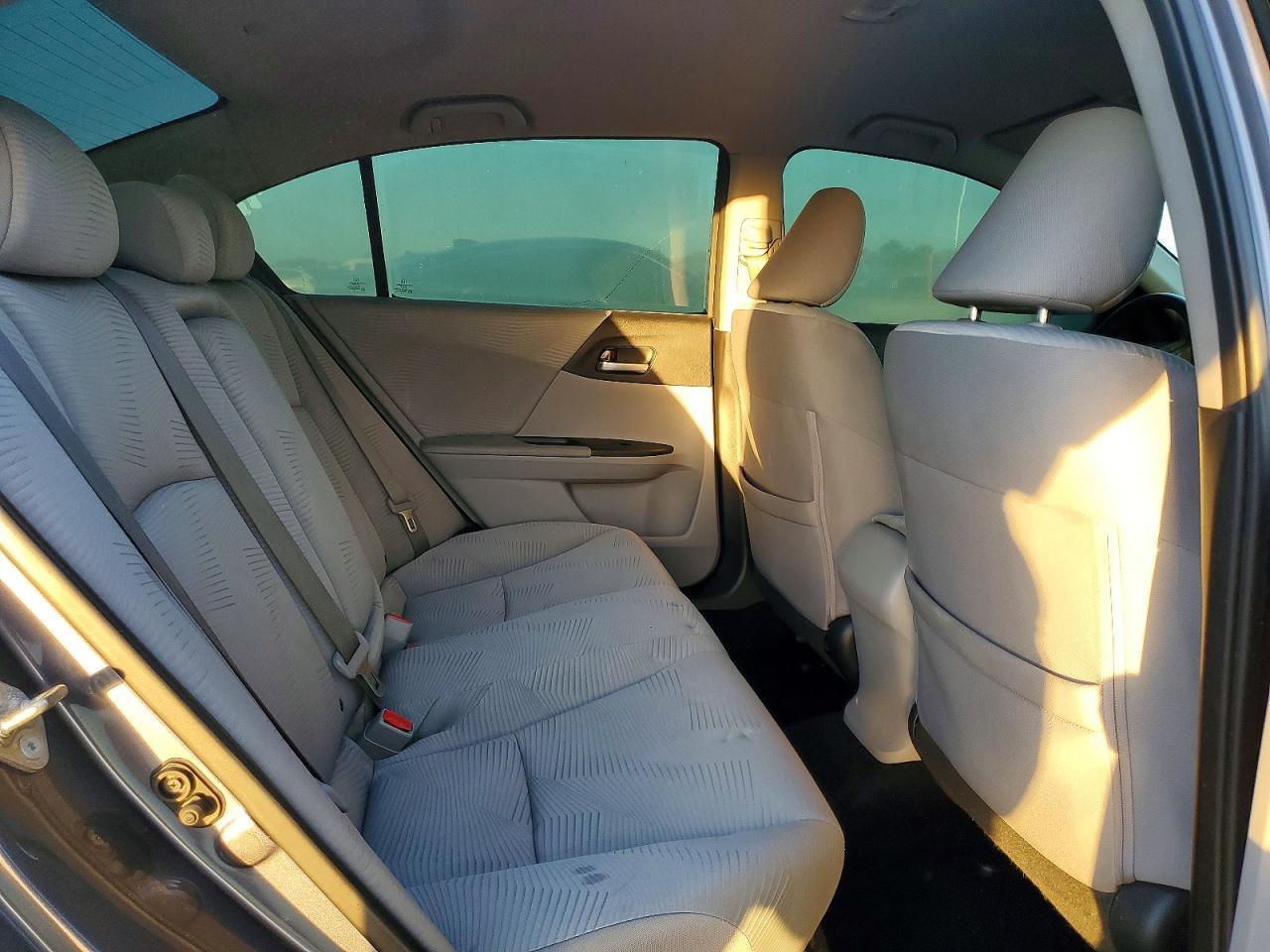 2016 HONDA ACCORD LX photo 19