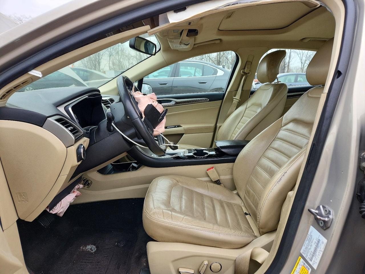 2015 FORD FUSION SE photo 13