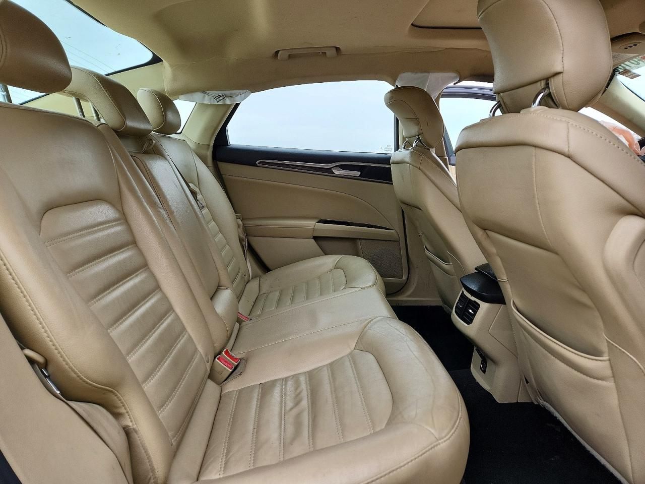 2015 FORD FUSION SE photo 19