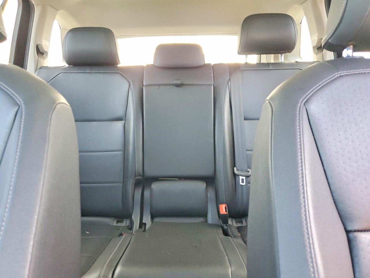 2020 VOLKSWAGEN TIGUAN SE photo 10