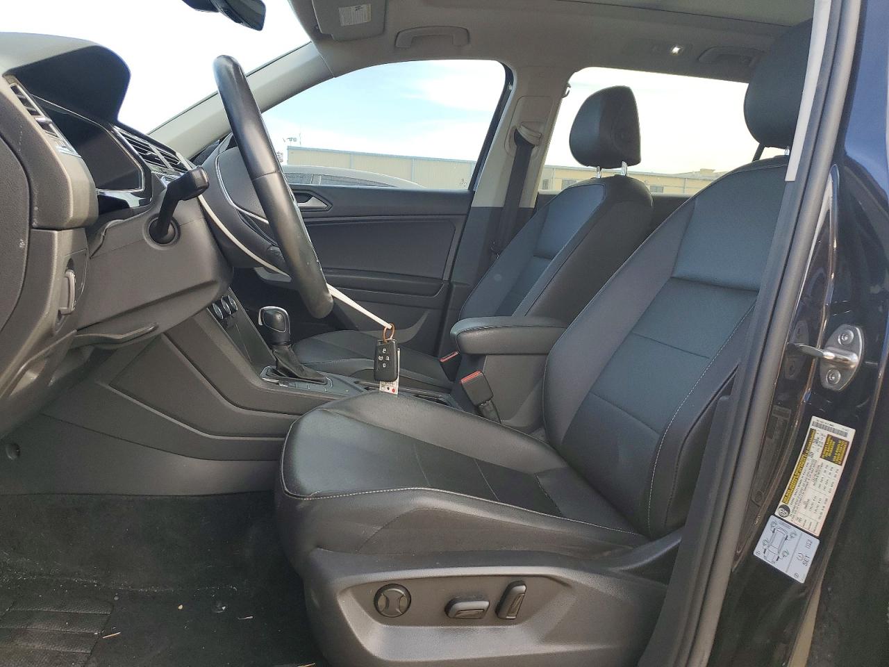 2020 VOLKSWAGEN TIGUAN SE photo 7