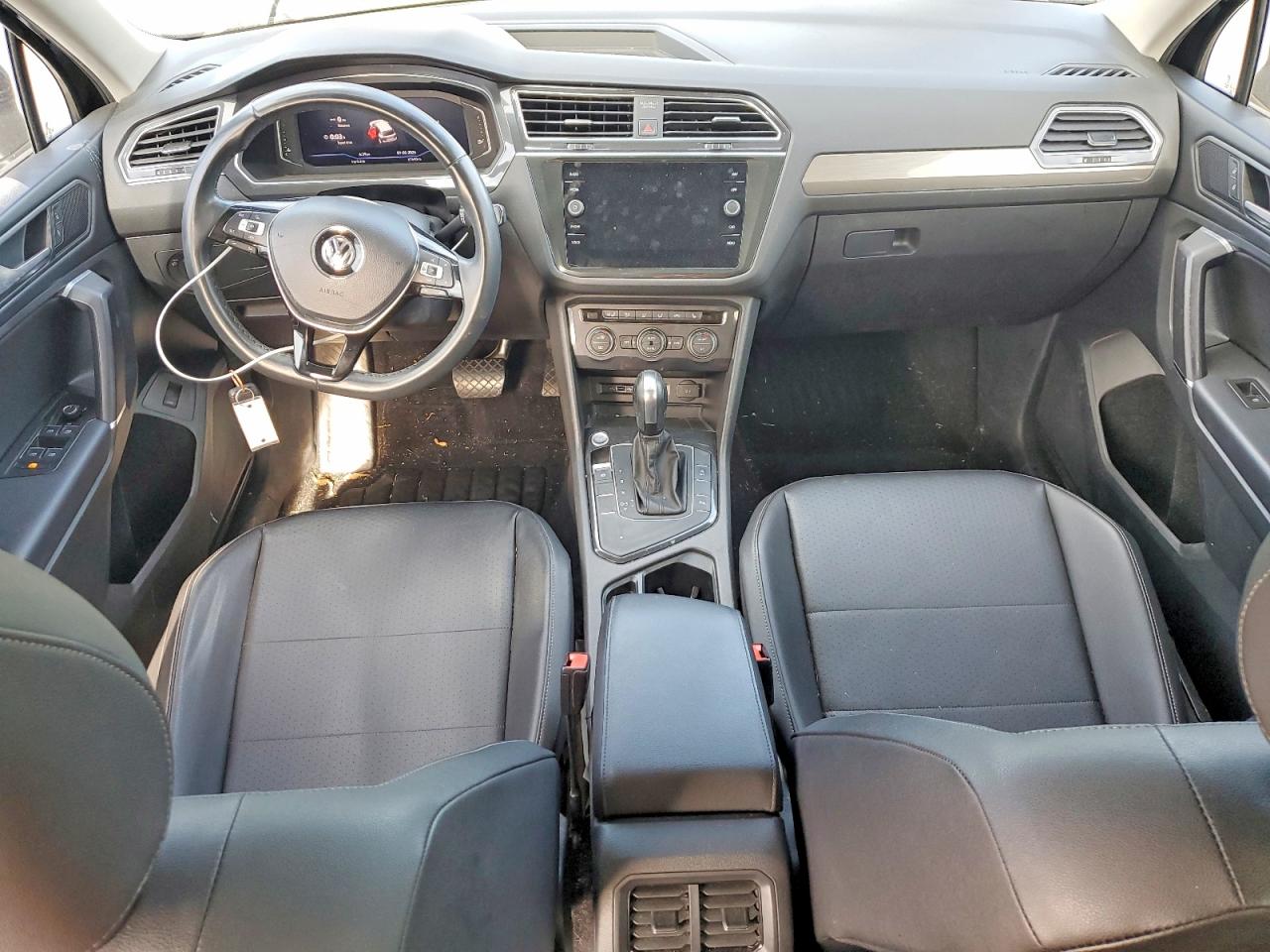 2020 VOLKSWAGEN TIGUAN SE photo 8