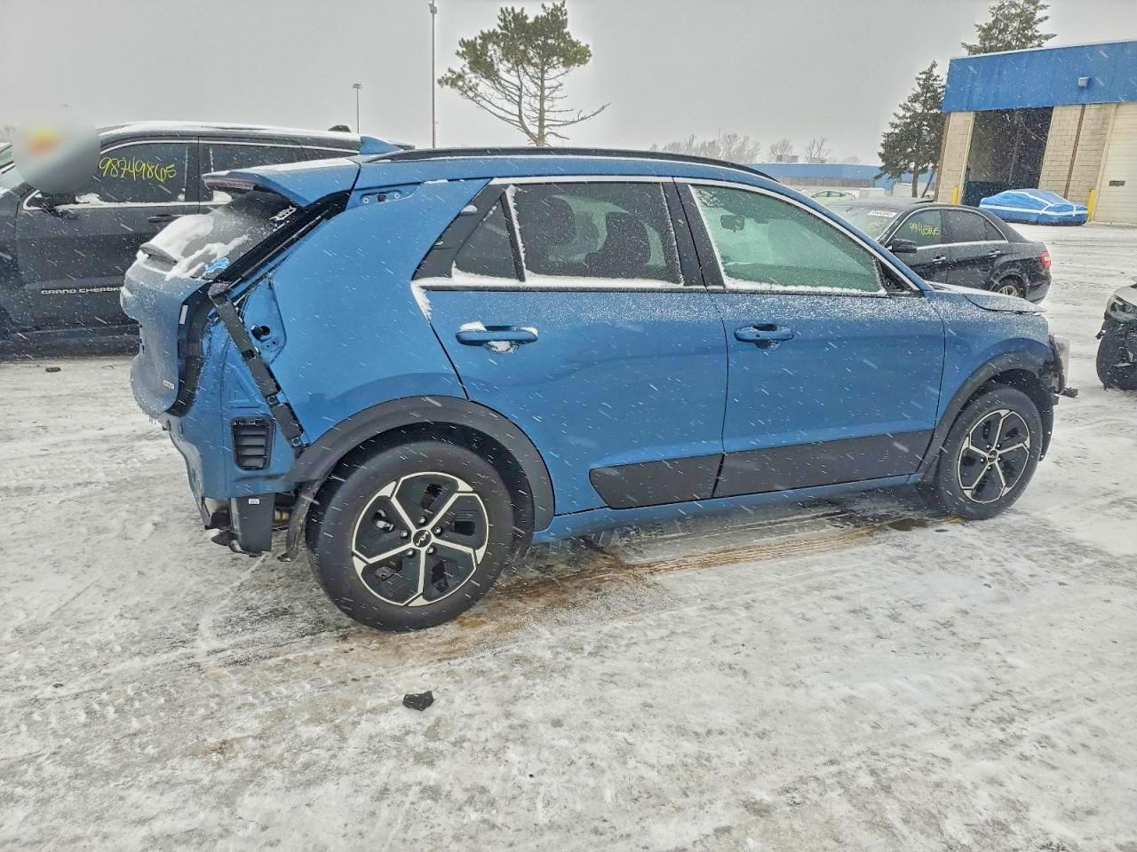 2023 KIA NIRO EX photo 3