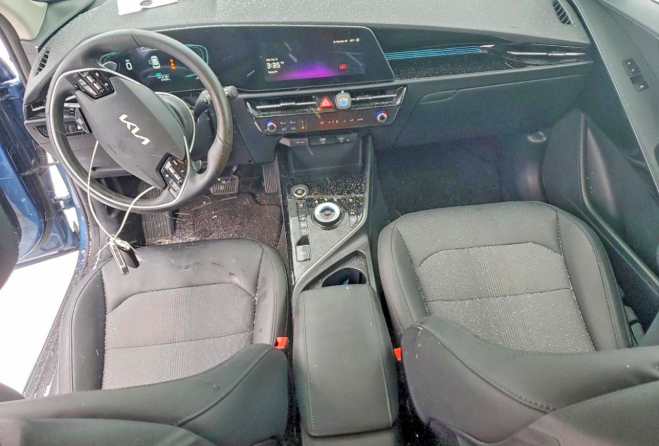 2023 KIA NIRO EX photo 8