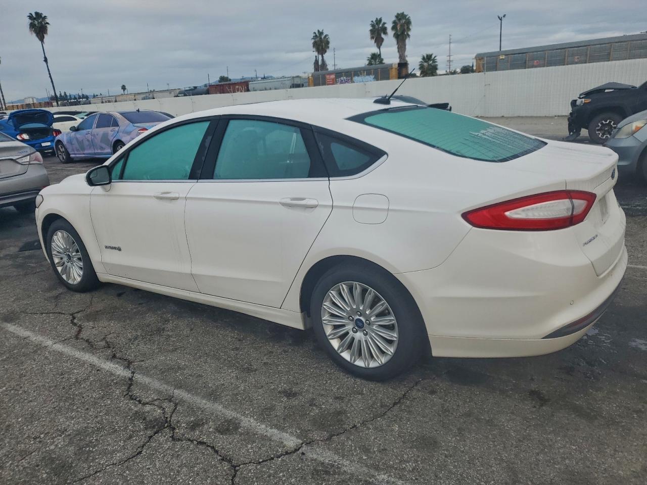 2014 FORD FUSION SE HYBRID photo 2