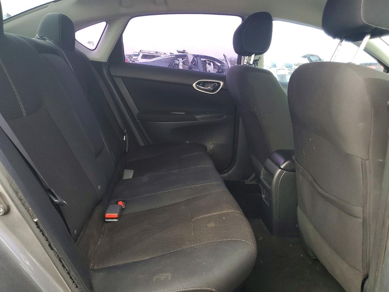 2015 NISSAN SENTRA S photo 28