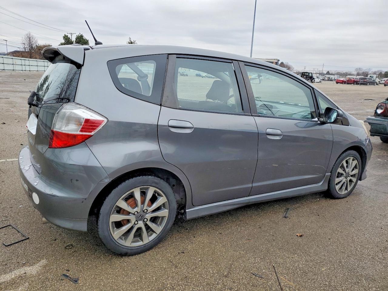 2013 HONDA FIT SPORT photo 3