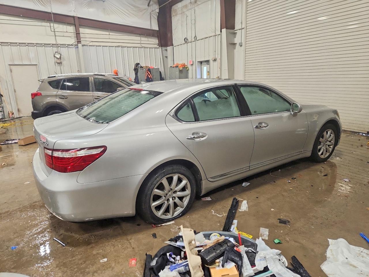 2007 LEXUS LS 460 photo 3