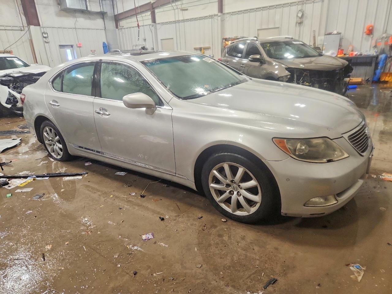 2007 LEXUS LS 460 photo 4