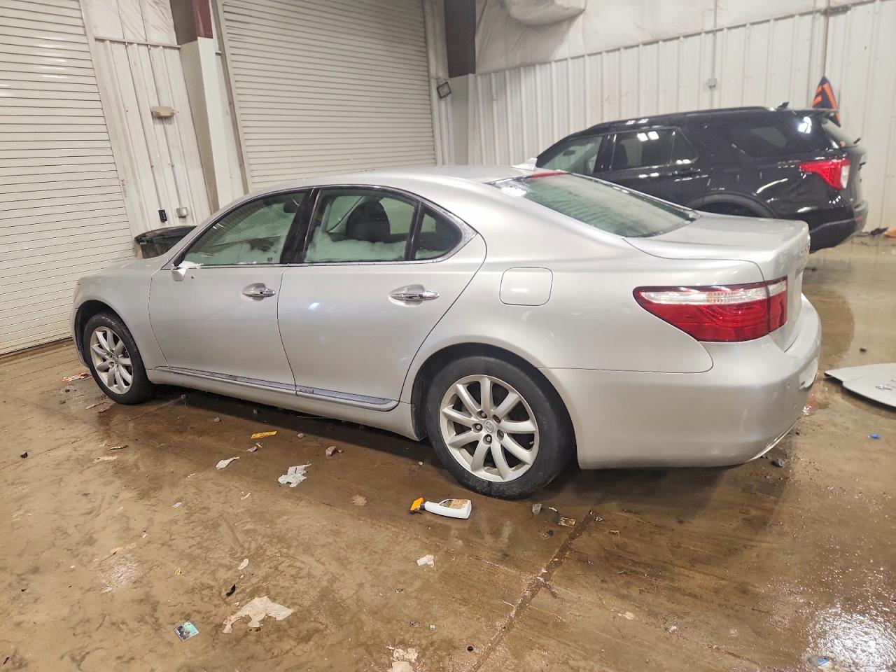 2007 LEXUS LS 460 photo 2