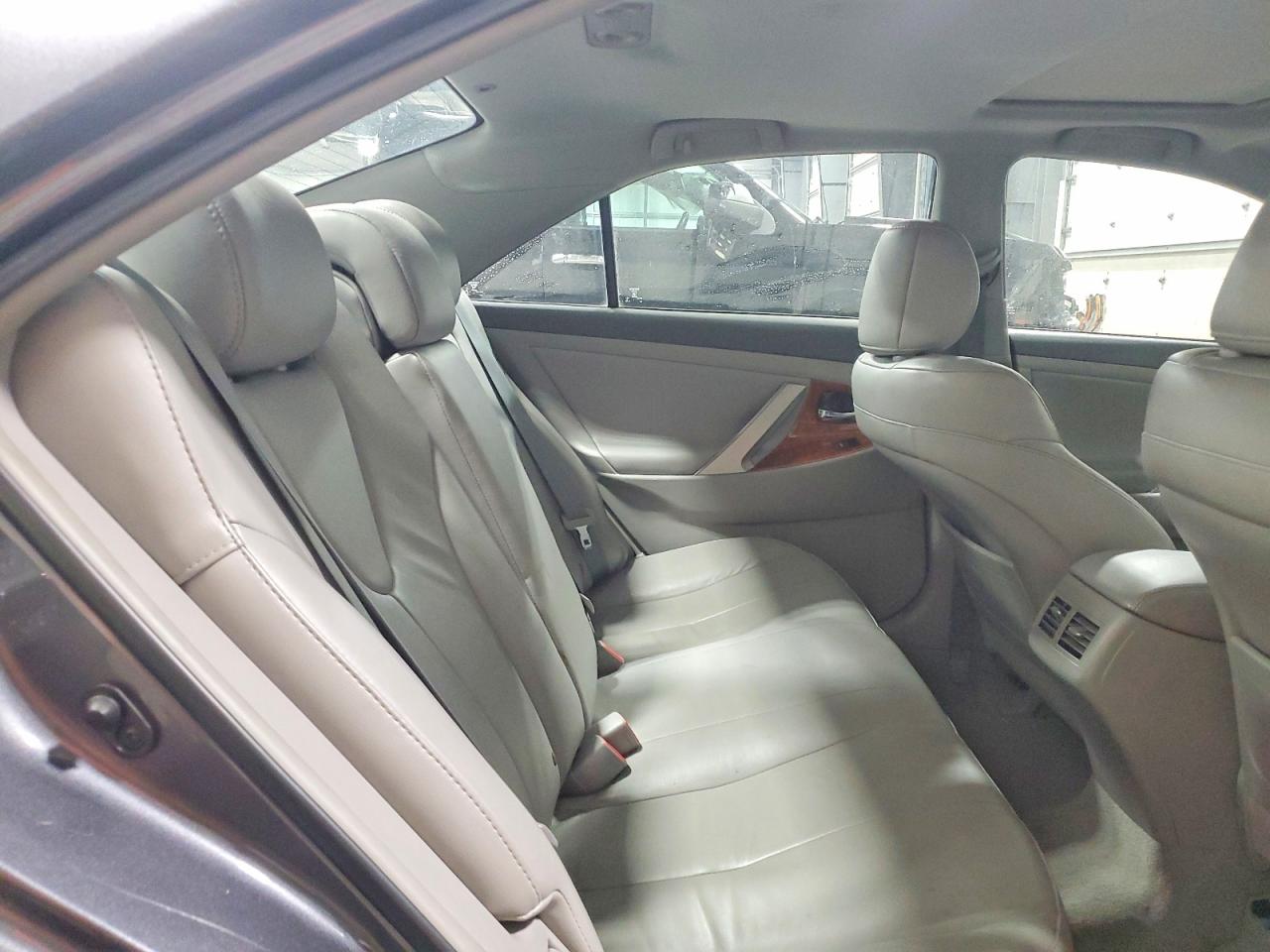 2011 TOYOTA CAMRY BASE photo 10
