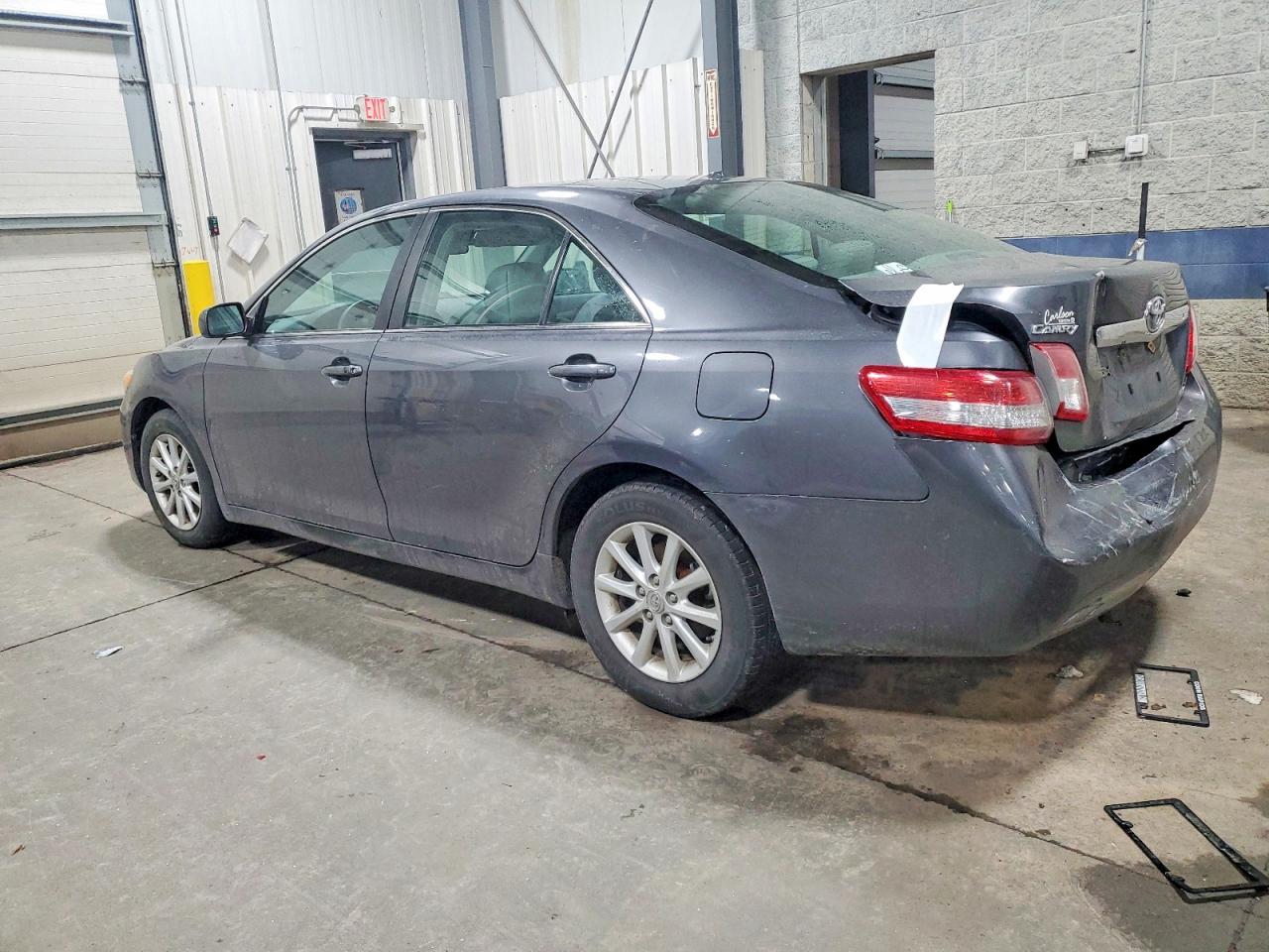 2011 TOYOTA CAMRY BASE photo 2