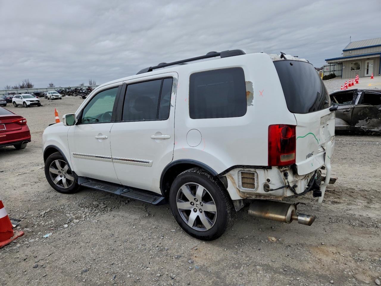 2013 HONDA PILOT TOURING photo 2