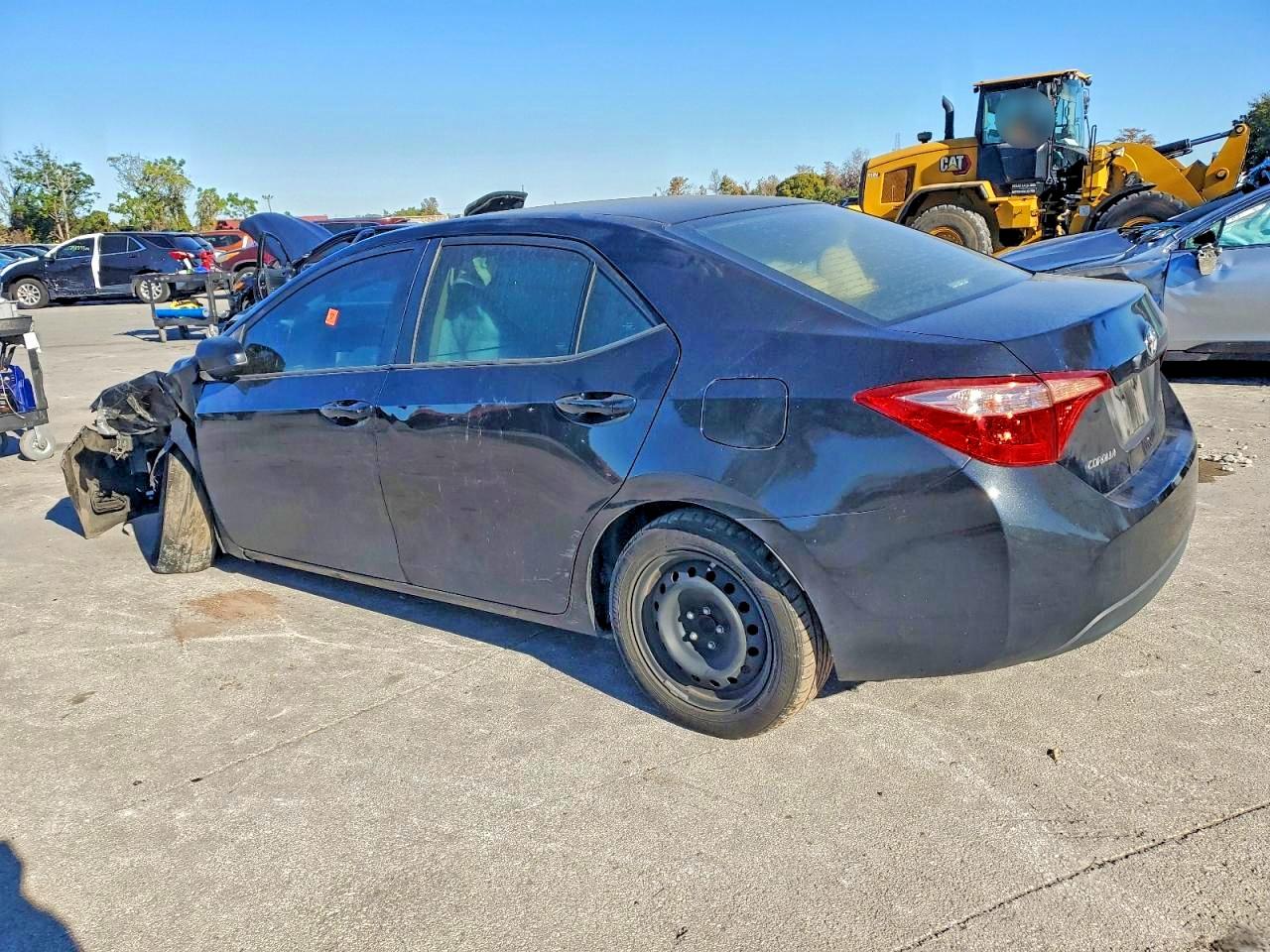 2019 TOYOTA COROLLA L photo 3