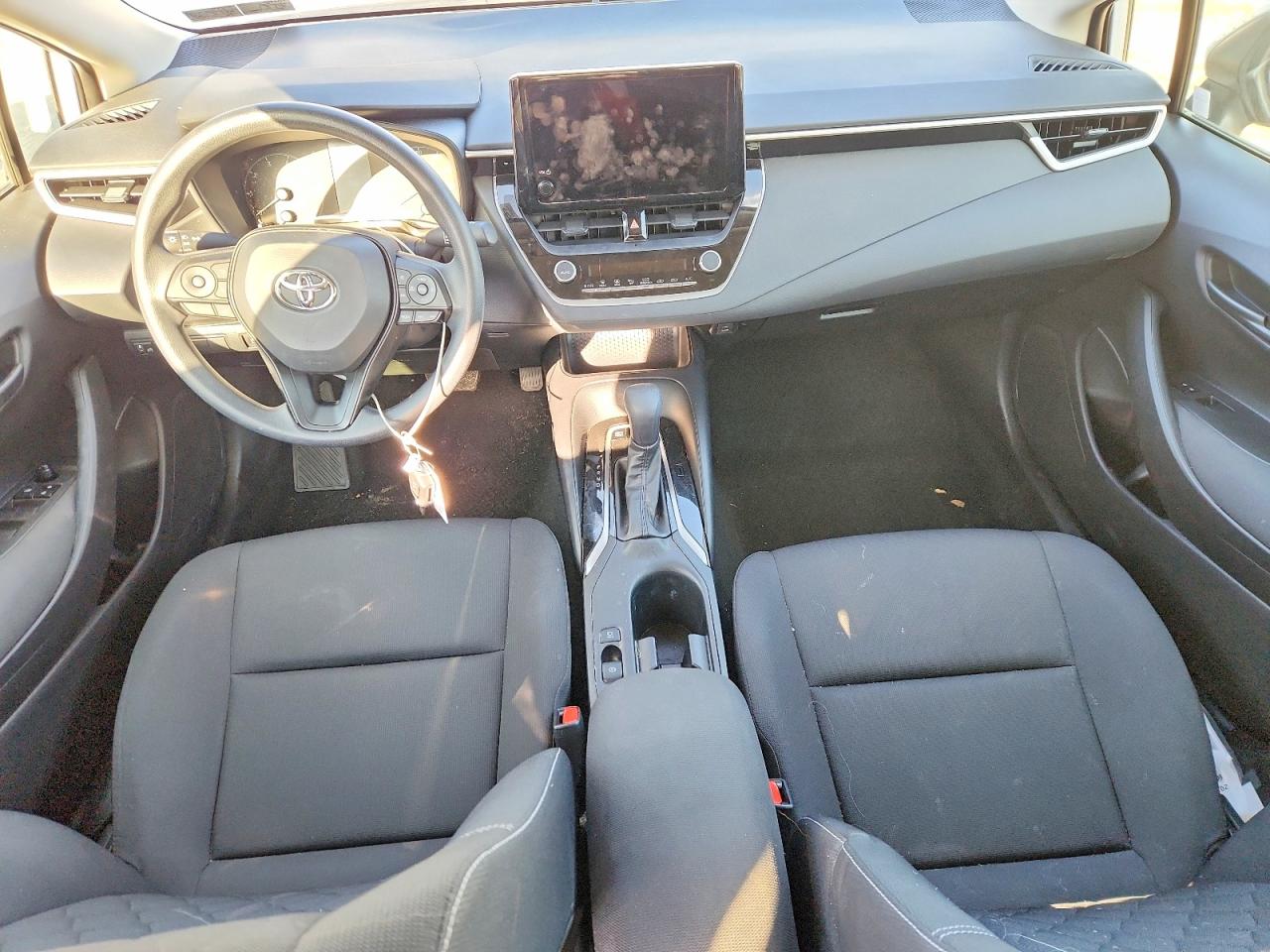 2025 TOYOTA COROLLA LE photo 15
