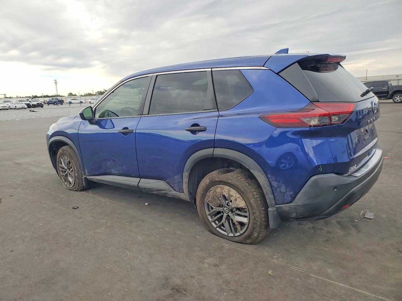 2021 NISSAN ROGUE S photo 3
