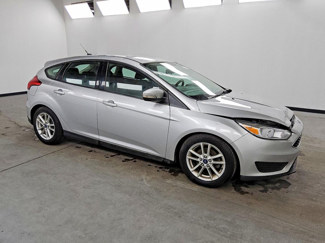 2015 FORD FOCUS SE photo 4