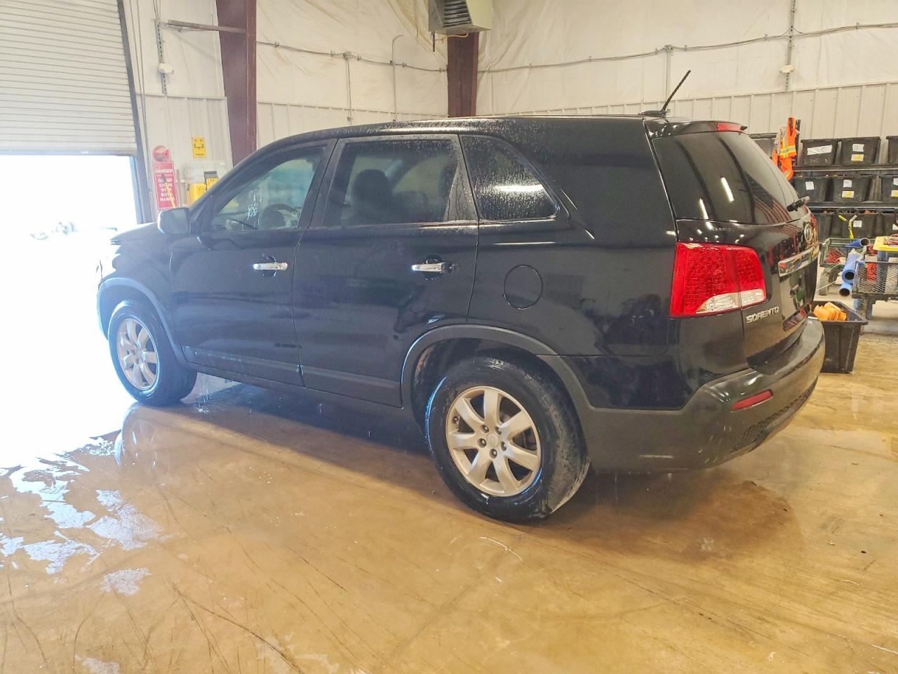 2011 KIA SORENTO BASE photo 2