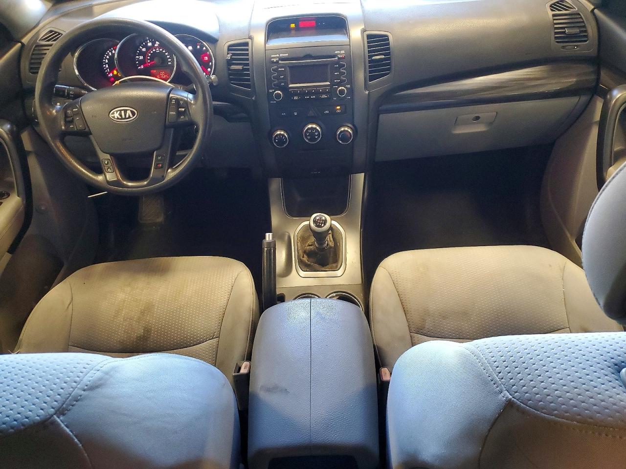 2011 KIA SORENTO BASE photo 8