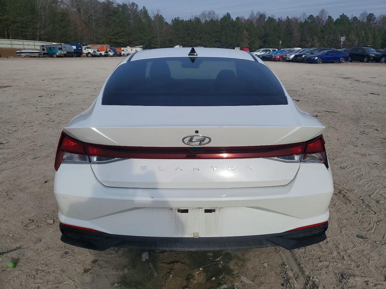 2022 HYUNDAI ELANTRA SE photo 6