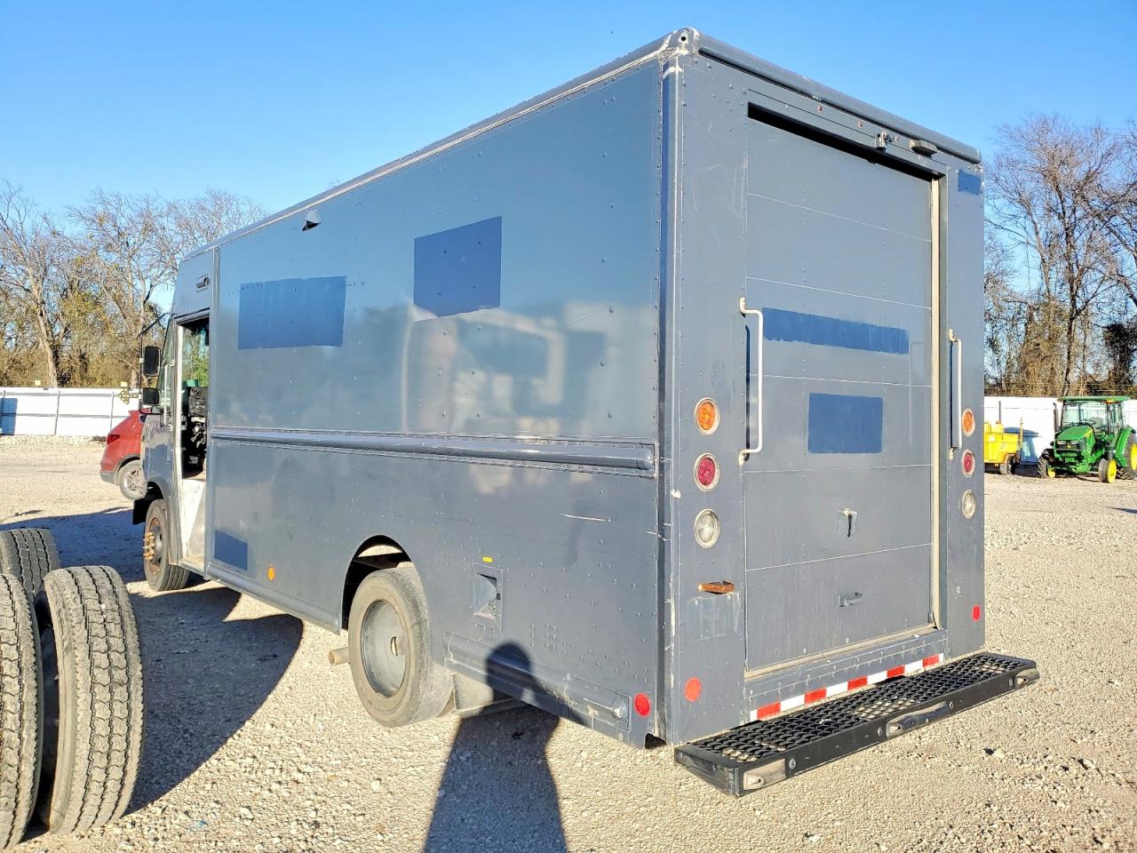 2020 FORD F59 DELIVERY TRUCK photo 2
