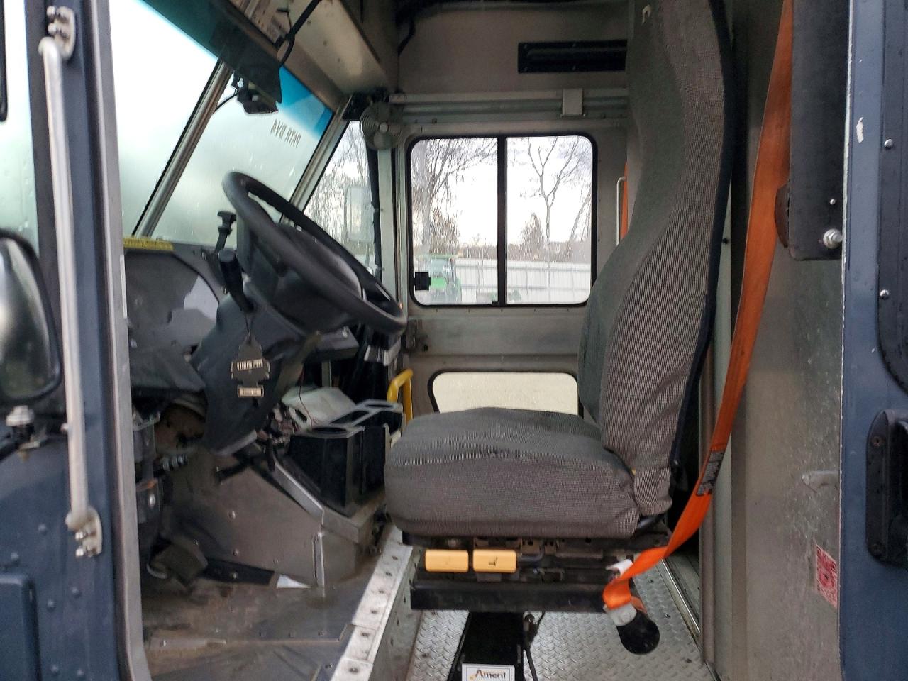 2020 FORD F59 DELIVERY TRUCK photo 7