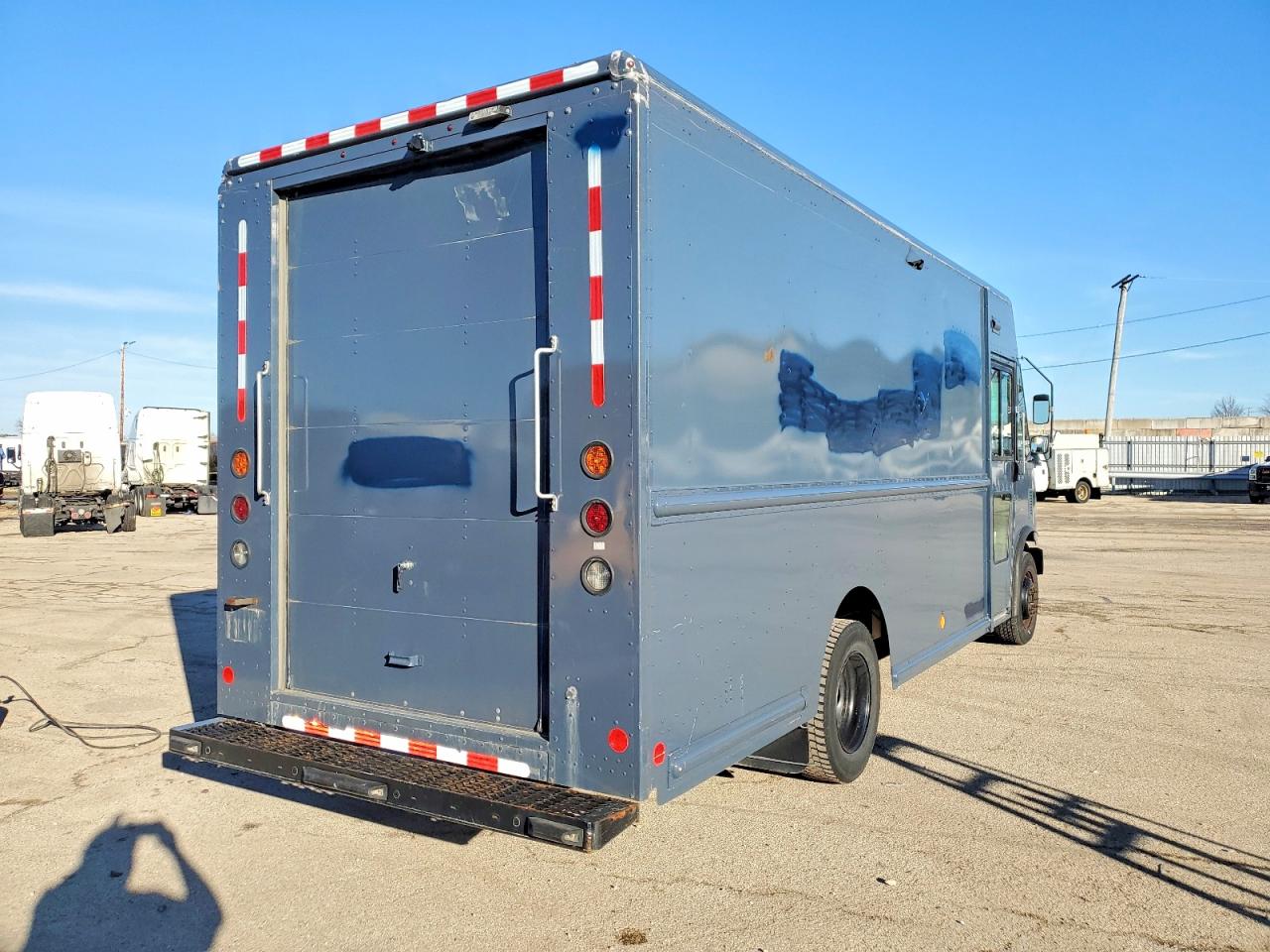 2020 FORD DELIVERY TRUCK photo 3