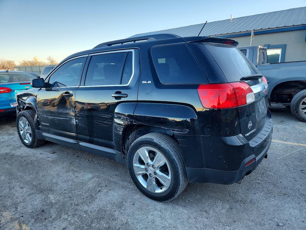 2015 GMC TERRAIN SLE photo 2