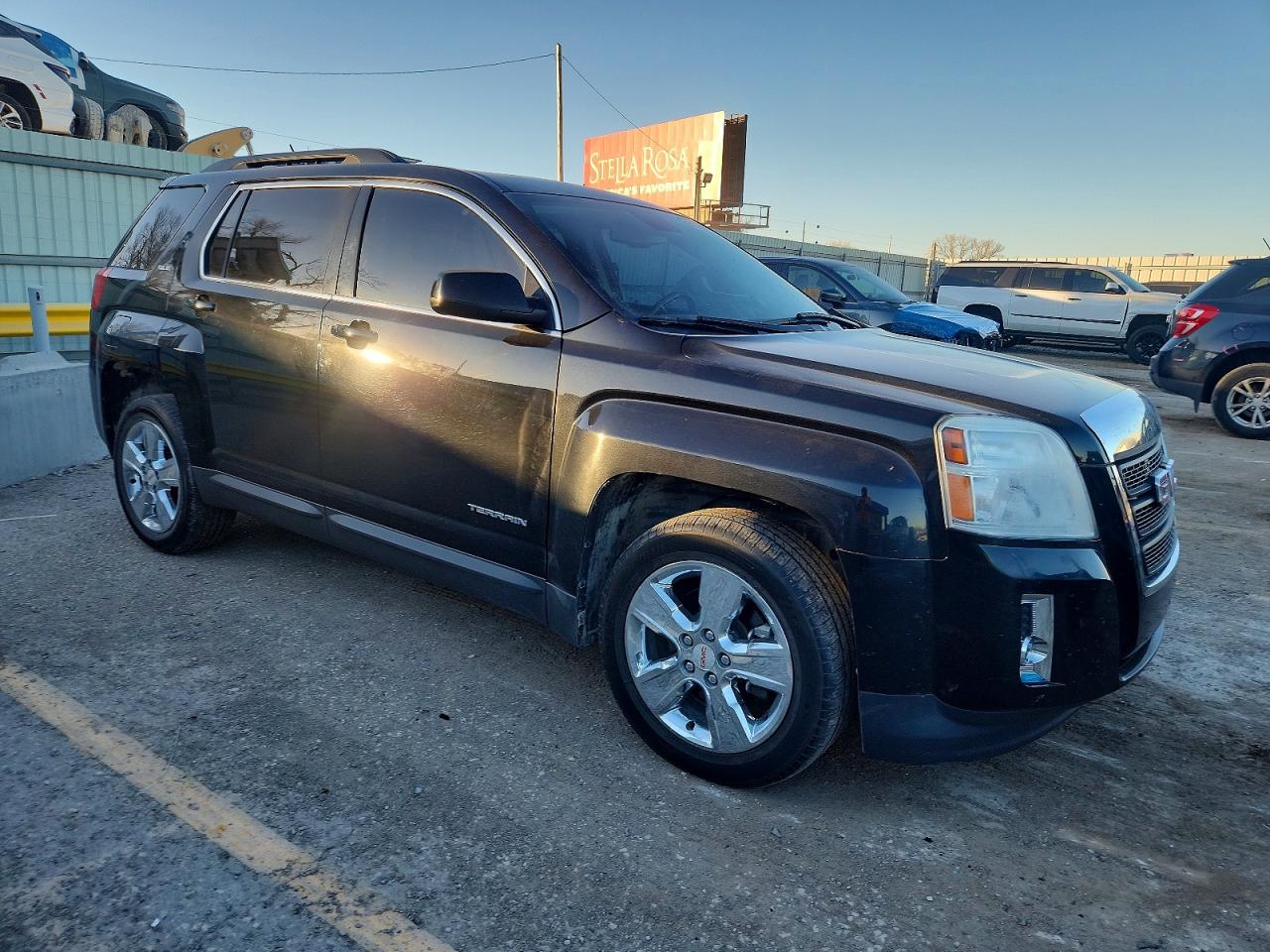 2015 GMC TERRAIN SLE photo 4