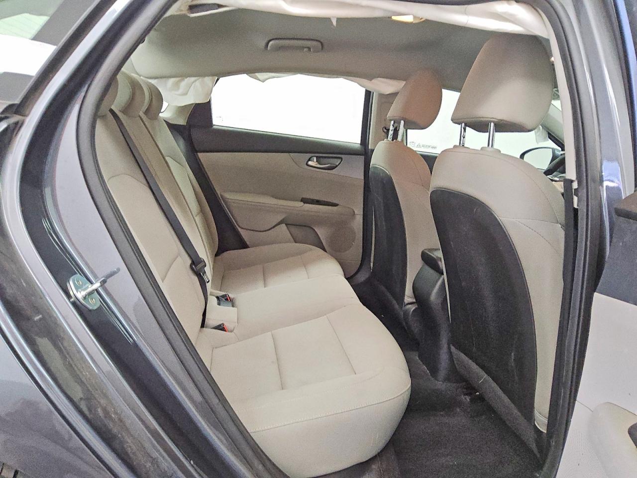 2021 KIA FORTE FE photo 28