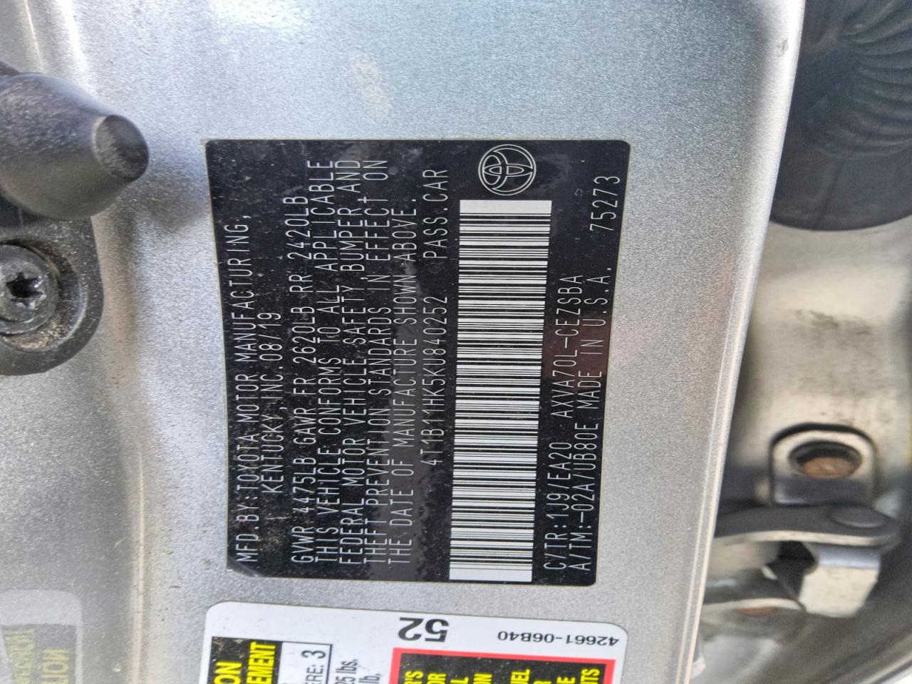 2019 TOYOTA CAMRY SE photo 12