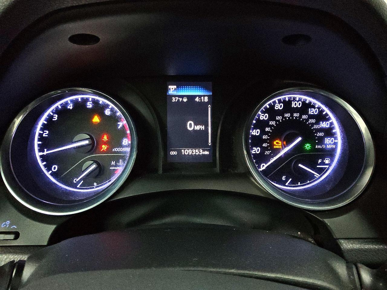 2019 TOYOTA CAMRY SE photo 9