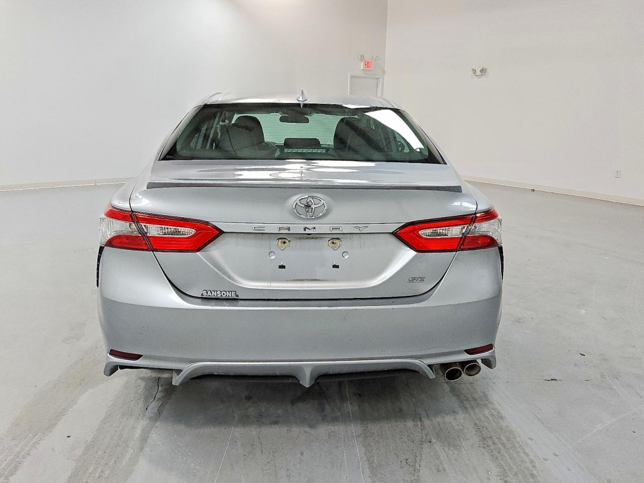 2019 TOYOTA CAMRY SE photo 6