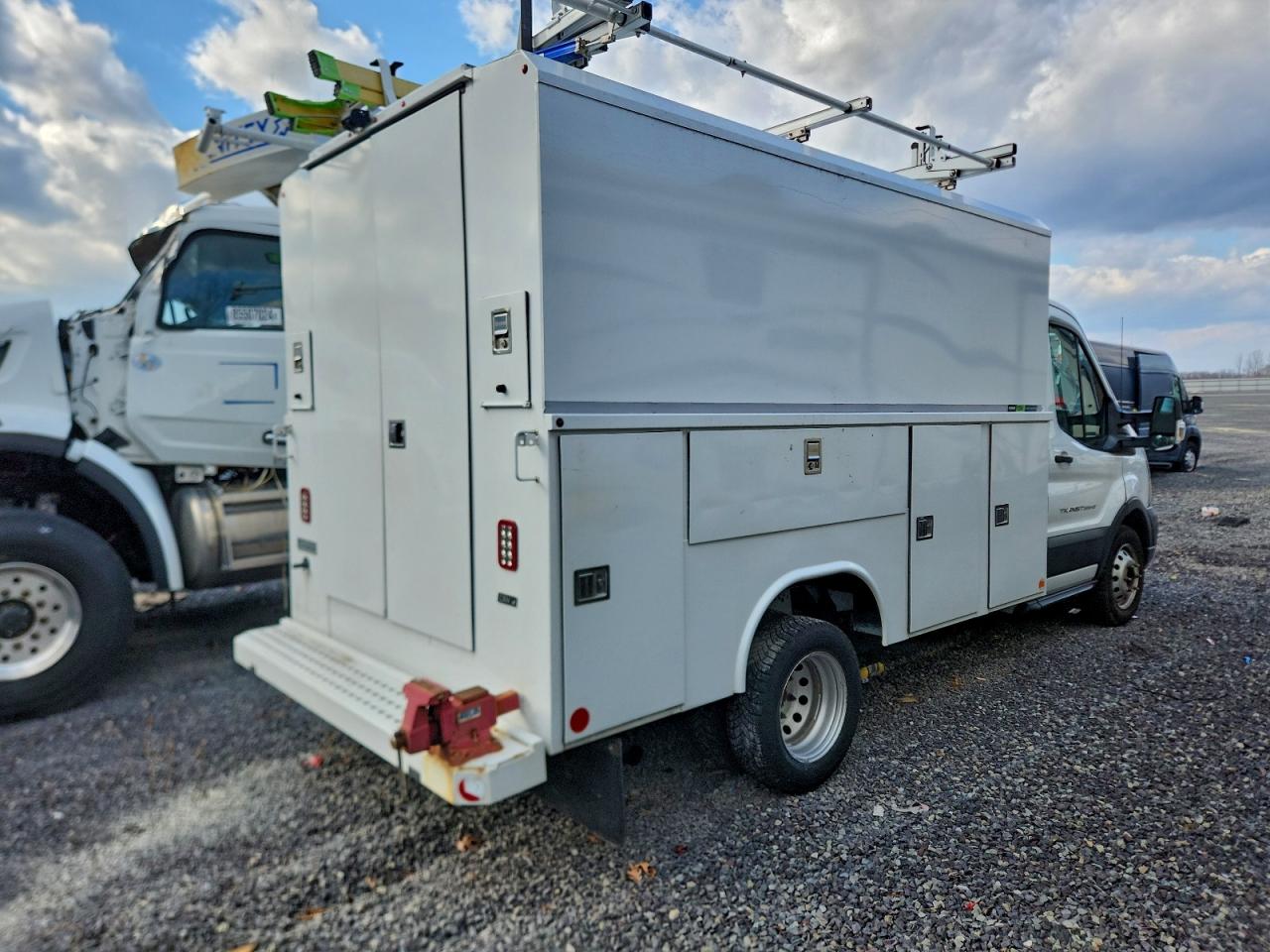 2020 FORD TRANSIT UTILITY / SERVICE TRUCK photo 3