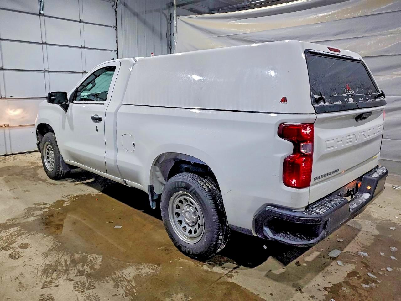 2023 CHEVROLET SILVERADO C1500 photo 2