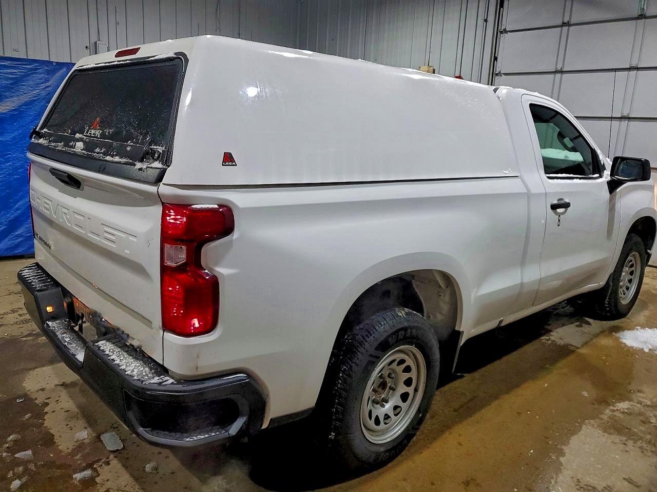 2023 CHEVROLET SILVERADO C1500 photo 3
