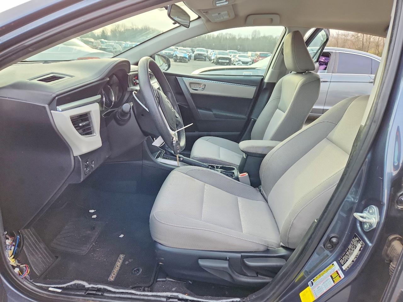 2015 TOYOTA COROLLA L photo 7