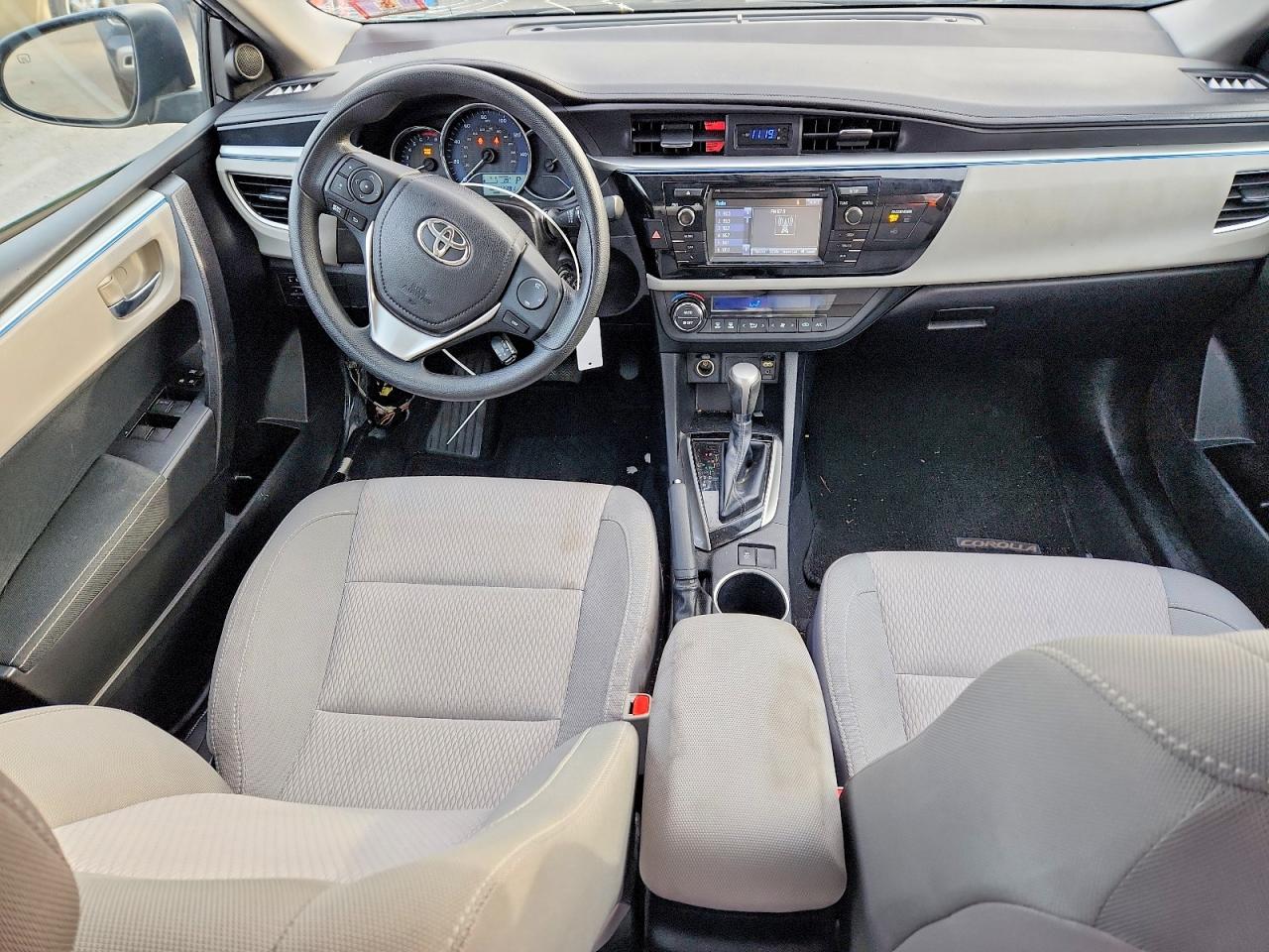 2015 TOYOTA COROLLA L photo 8