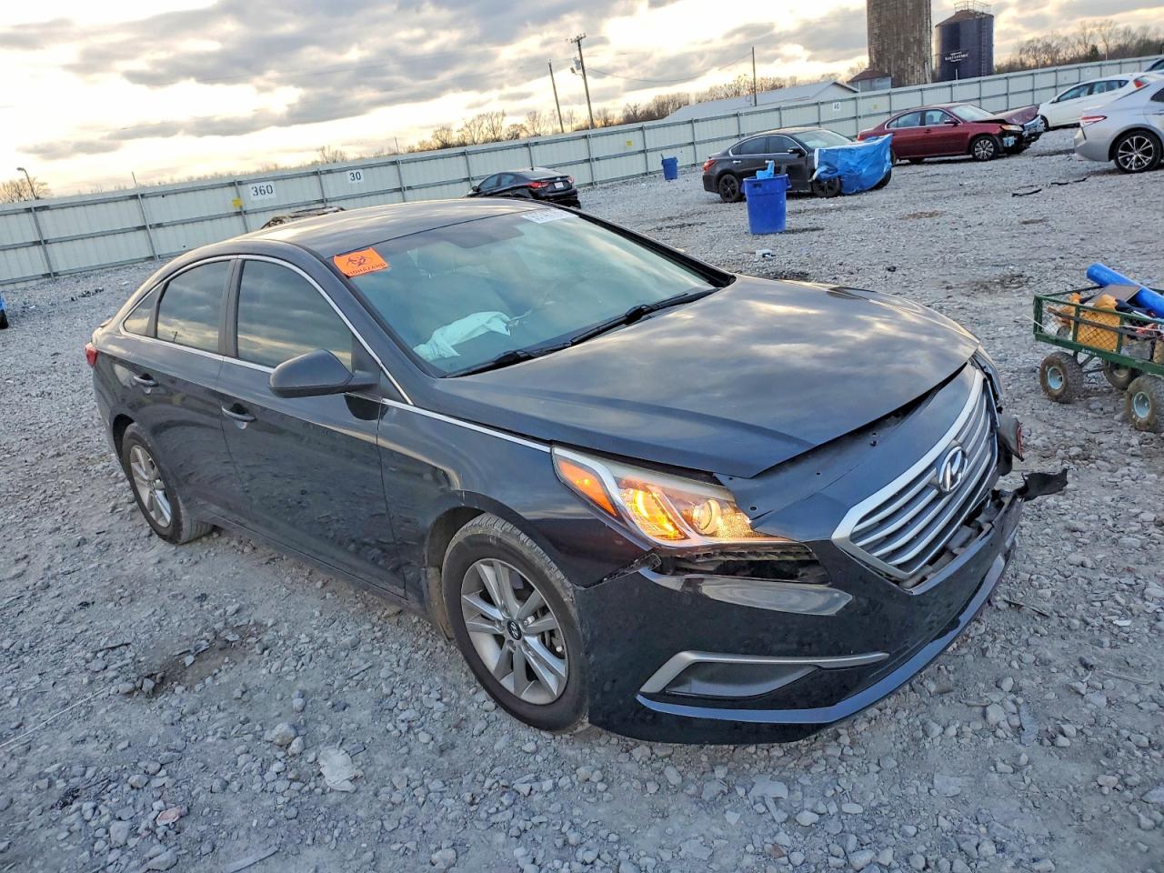 2017 HYUNDAI SONATA SE photo 4