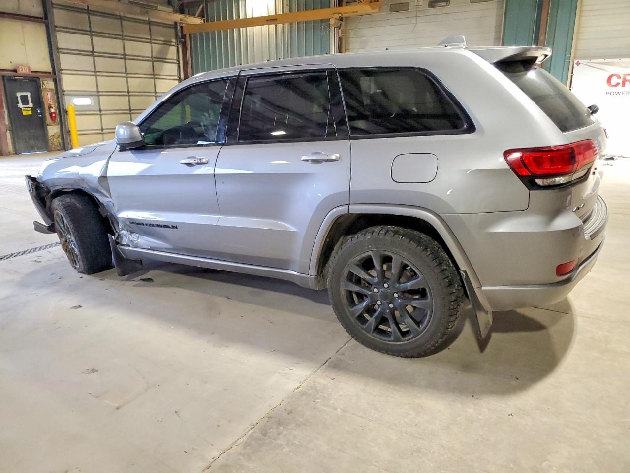 2019 JEEP GRAND CHEROKEE LAREDO photo 4