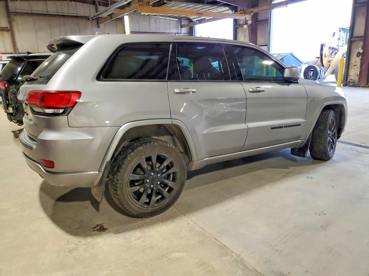 2019 JEEP GRAND CHEROKEE LAREDO photo 7