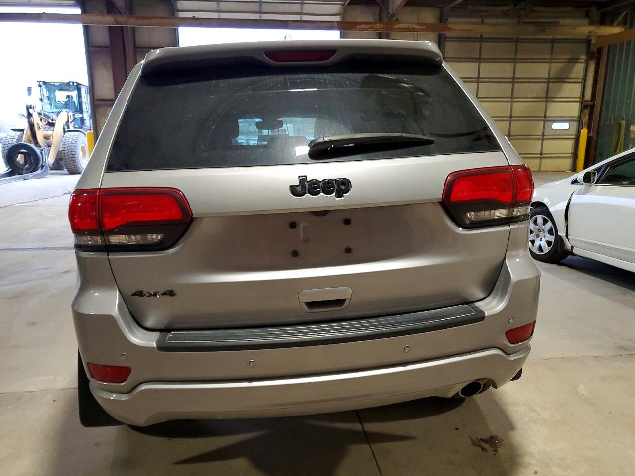 2019 JEEP GRAND CHEROKEE LAREDO photo 16