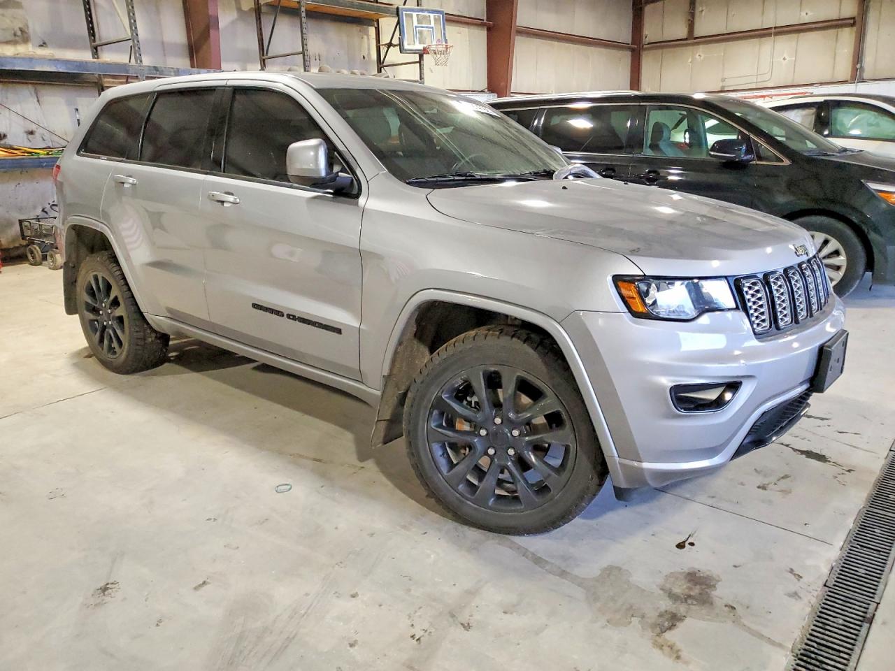 2019 JEEP GRAND CHEROKEE LAREDO photo 10