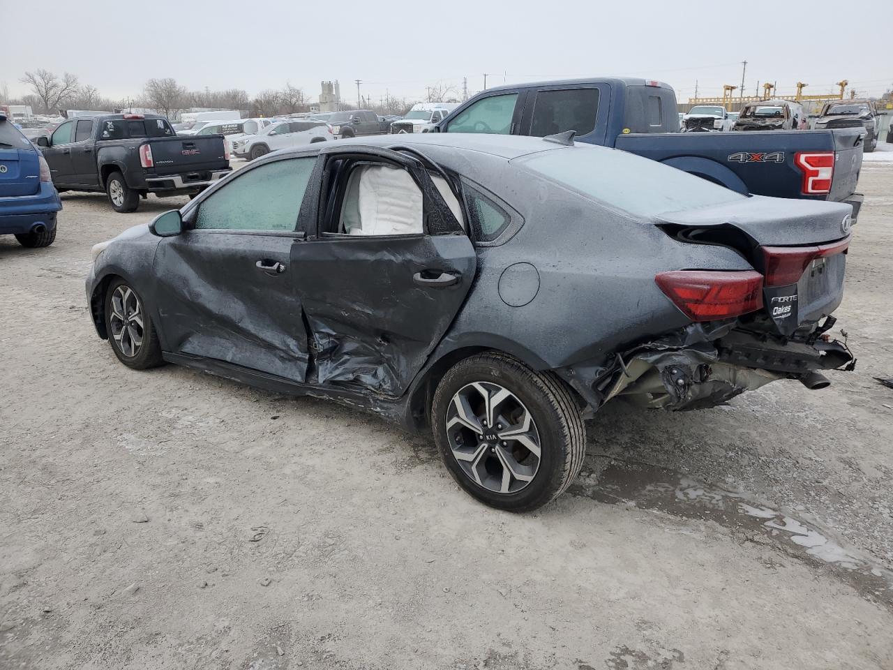 2021 KIA FORTE FE photo 2