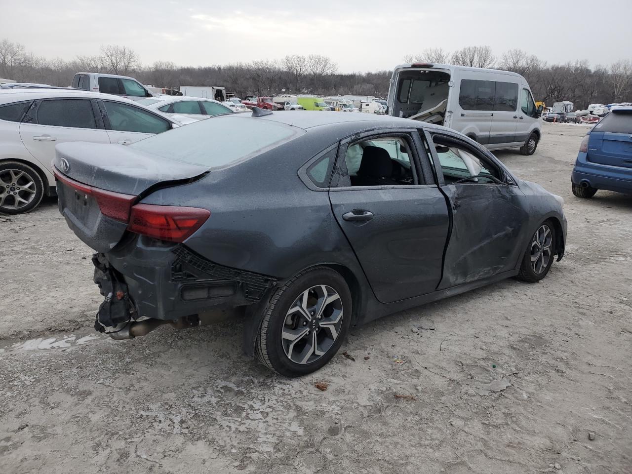 2021 KIA FORTE FE photo 3