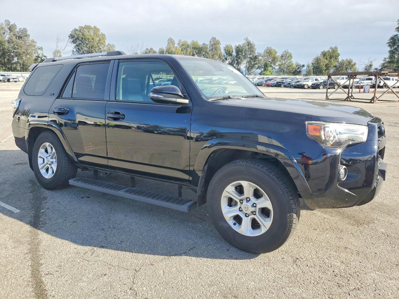 2022 TOYOTA 4RUNNER SR5 PREMIUM photo 4